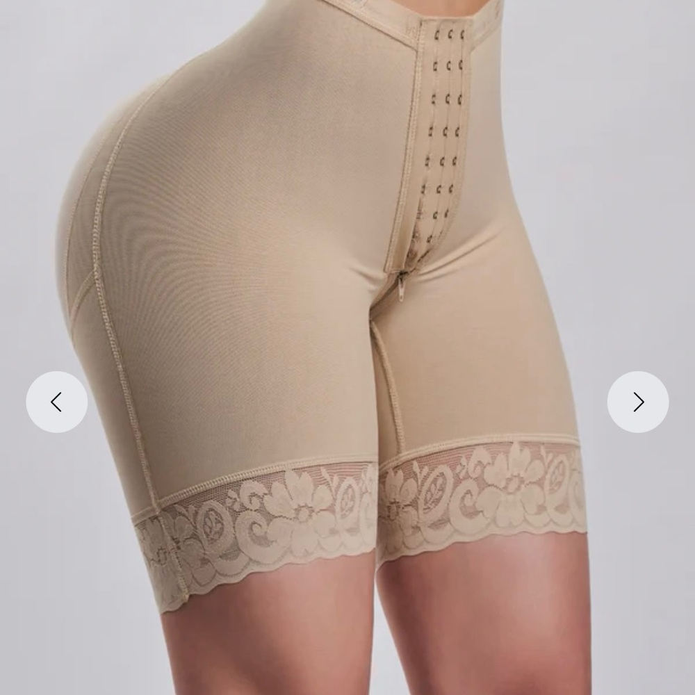 Hourglass Short Mid leg used